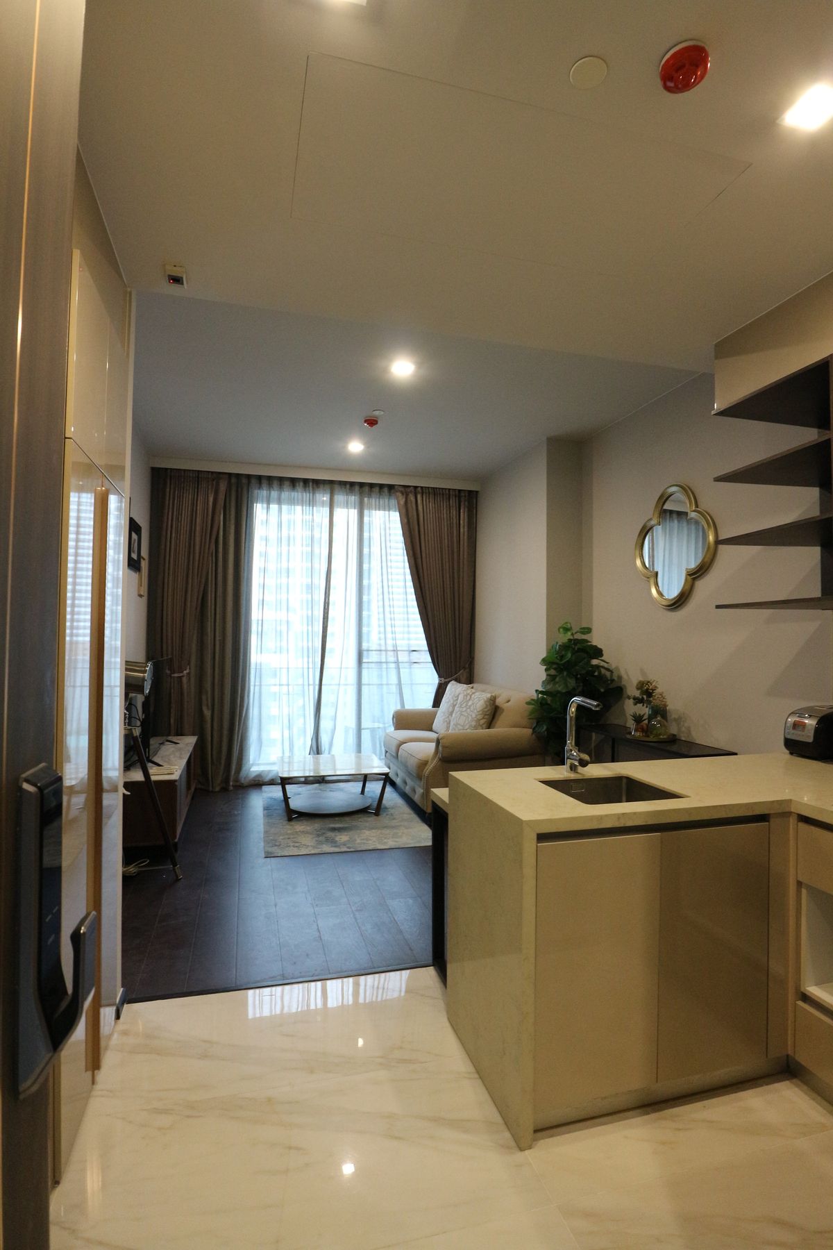 ให้เช่าคอนโดสุขุมวิท อโศก ทองหล่อ : ให้เช่า | LAVIQ Sukhumvit 57 คอนโดหรู ใกล้ BTS ทองหล่อ 🛏️ 2 ห้องนอน | 2 ห้องน้ำ | ขนาด 86 ตร.ม.
