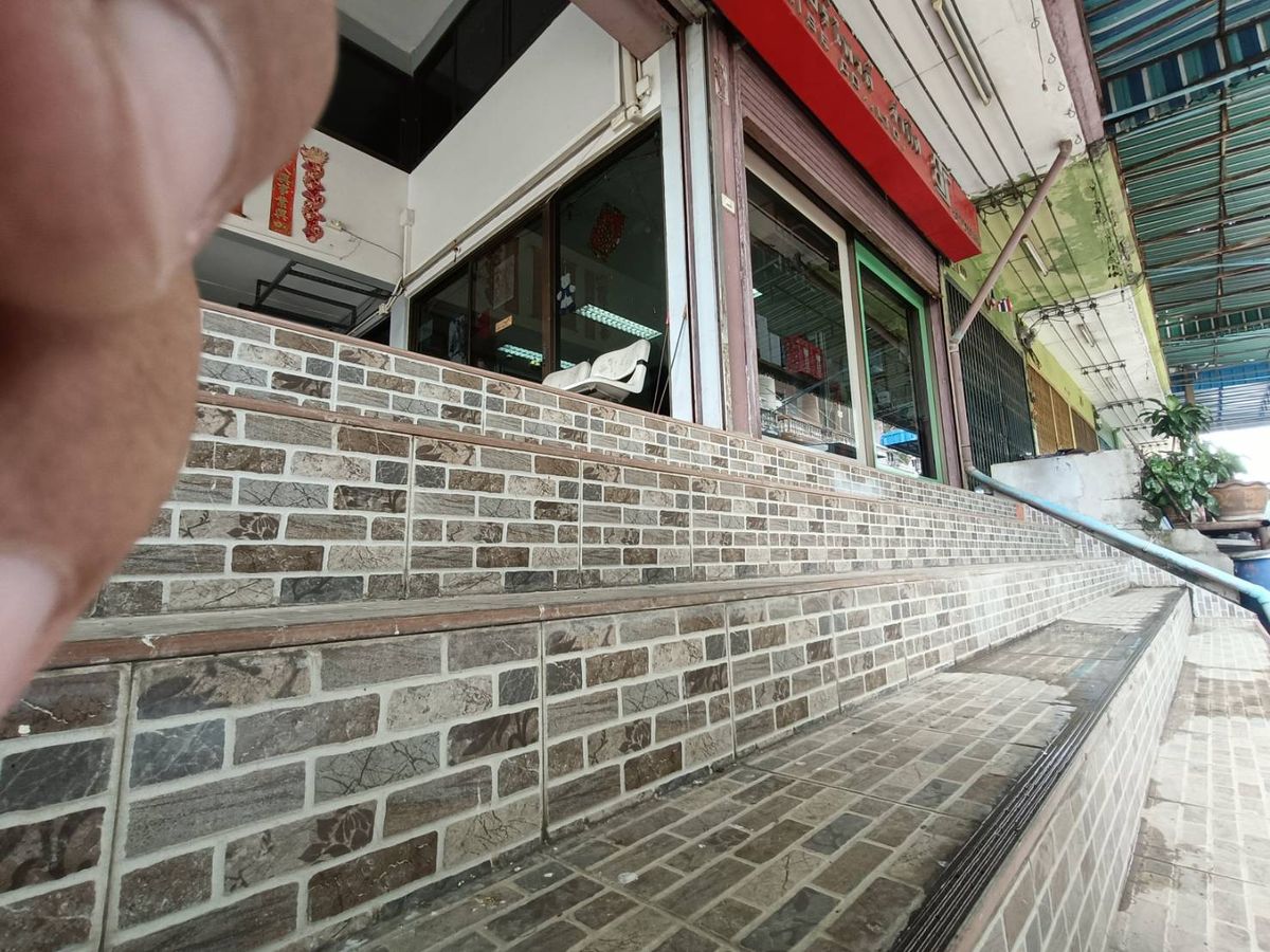 ขายทาวน์โฮมพระราม 2 บางขุนเทียน : อาคารพาณิชย์ 1 คูหา หมู่บ้านอมรชัย 4 พระราม 2 ซอย 77 สภาพใช้