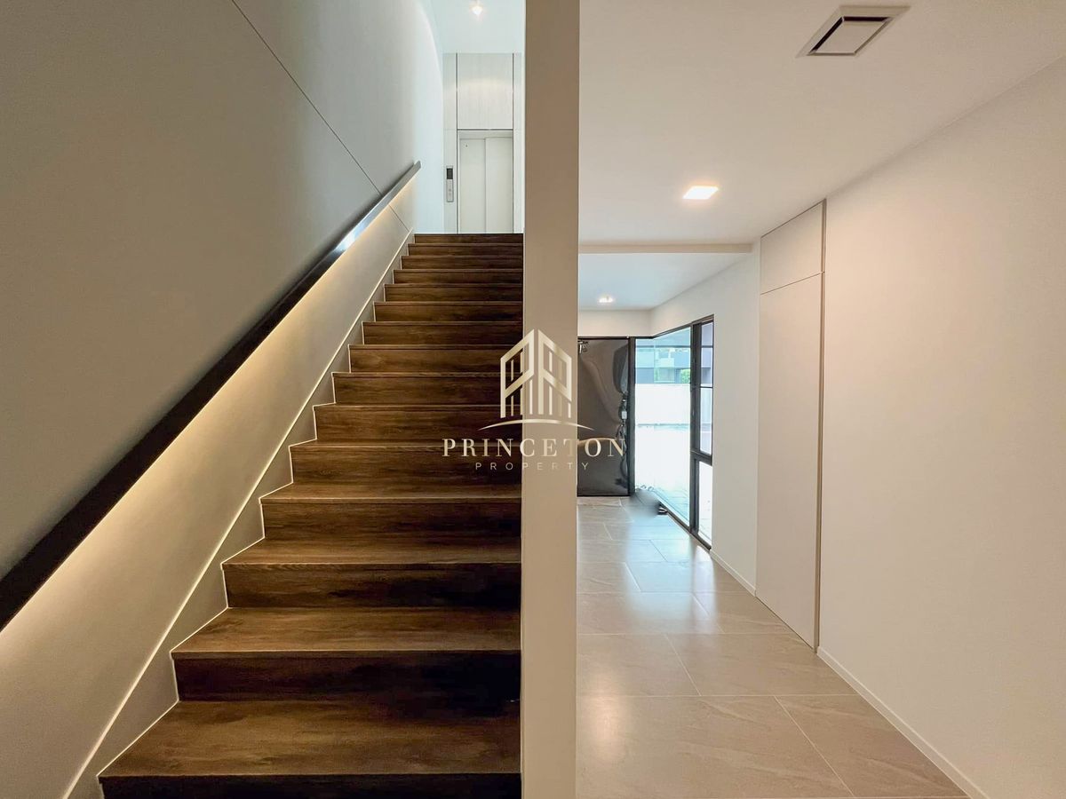 บ้านบางนา แบริ่ง ลาซาล : วีเว่ บางนา กม.13 – บ้านหรู 3 ชั้น พร้อมลิฟต์ส่วนตัว 📞092-4252445 VIVE Bangna KM.