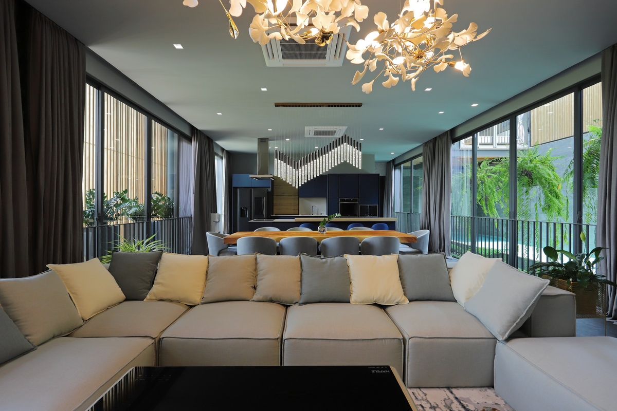 For SaleHouseBangna, Bearing, Lasalle : Ultra Luxury House for Sale - 1 of 6 Units in Thailand Near Mega Bangna, 3 -story house for sale north, Ultra Luxury, the only one near Mega Bangna.