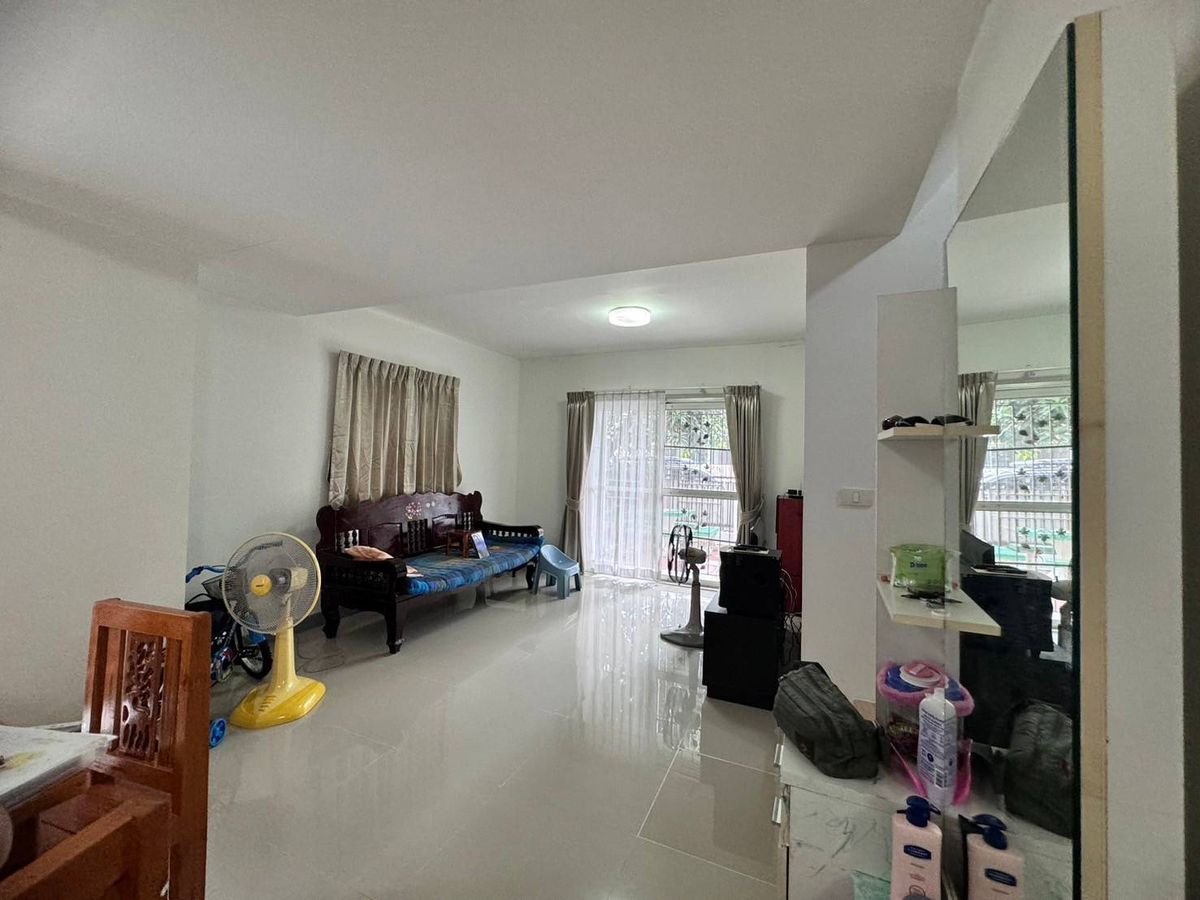 For RentTownhomePattanakan, Srinakarin : Rent a new twin house, Pruksa Ville 50/2 Ratphatthaphan Sung Road (N.1453)