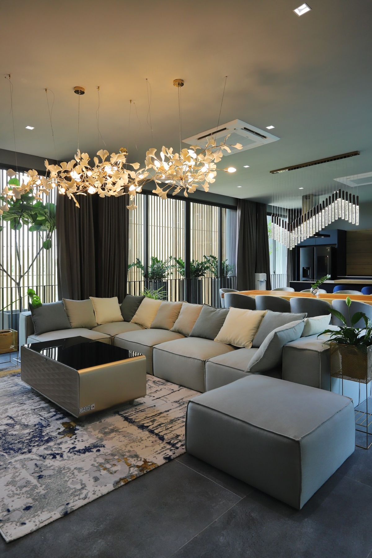 For SaleHouseBangna, Bearing, Lasalle : Ultra Luxury House for Sale - 1 of 6 Units in Thailand Near Mega Bangna, 3 -story house for sale north, Ultra Luxury, the only one near Mega Bangna.