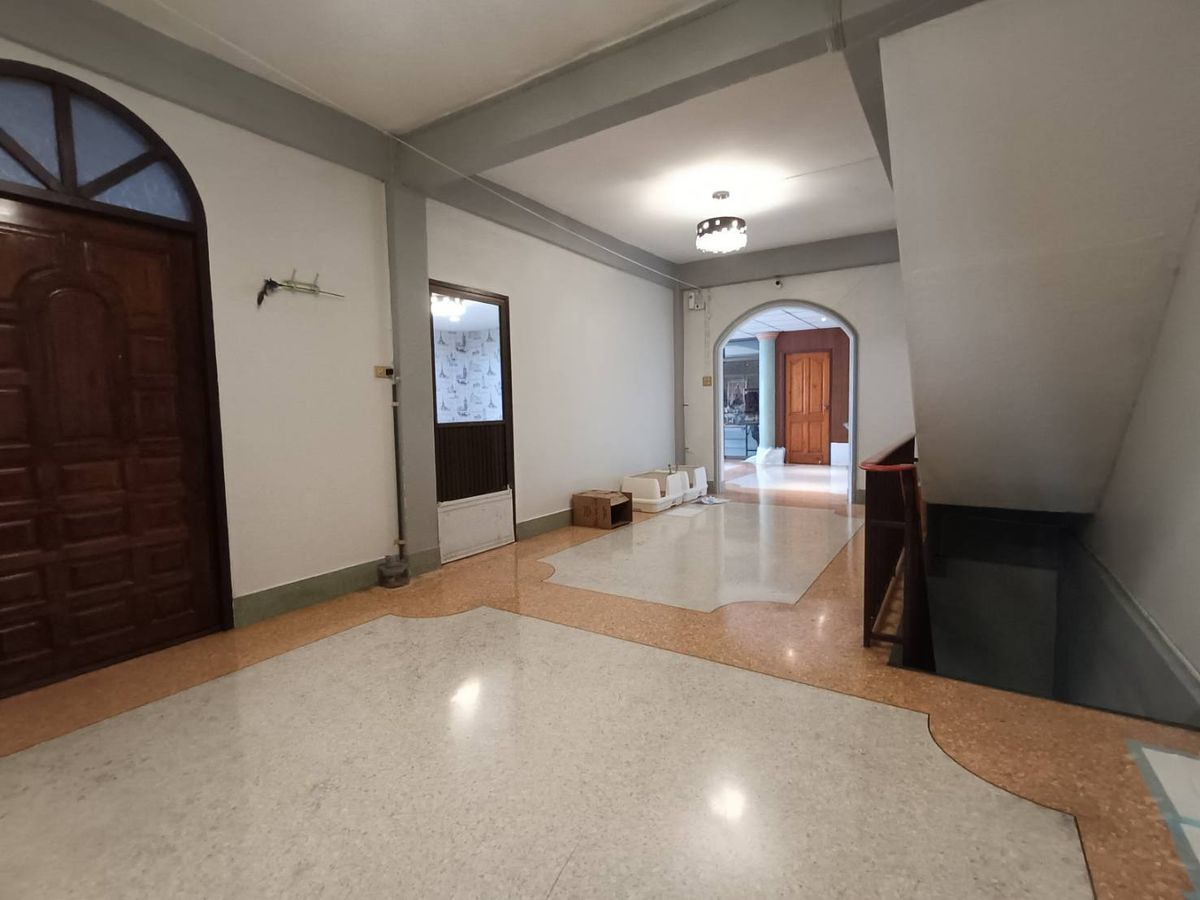 ขายทาวน์โฮมพระราม 2 บางขุนเทียน : อาคารพาณิชย์ 1 คูหา หมู่บ้านอมรชัย 4 พระราม 2 ซอย 77 สภาพใช้