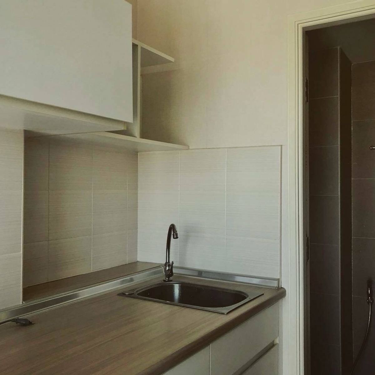 ขายคอนโดแจ้งวัฒนะ เมืองทอง : คอนโดติดถนนใหญ่ห้าแยกปากเกร็ดใกล้แหล่งรวมศูนย์อาหารแหล่งช้อปปิ้ง ใกล้รถไฟฟ้าเดินทางสะดวก 2 ห้องนอน 2 ห้องน้ำ