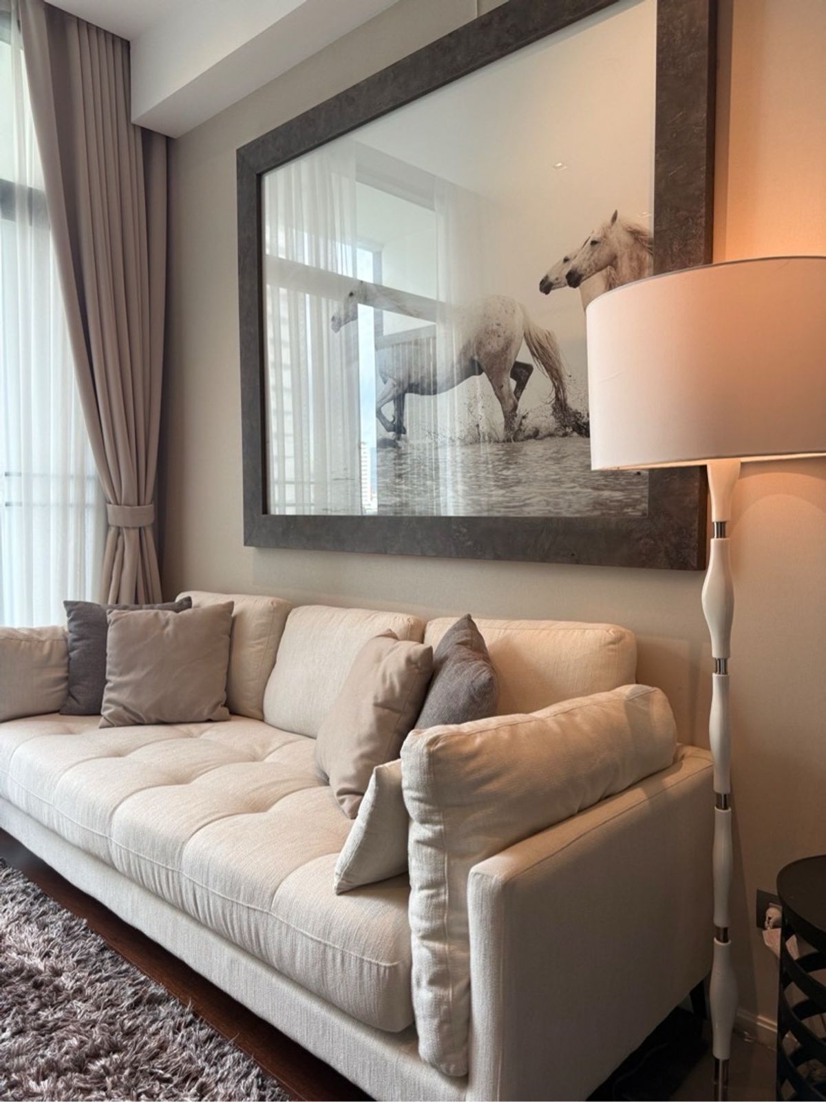 ให้เช่าคอนโดสุขุมวิท อโศก ทองหล่อ : The Diplomat Sukhumvit 39
2 นอน 2 น้ำ ชั้นสูง ห้องสวย ตกแต่งอย่างดีตามภาพ ปล่อยเช่า 75,000 เท่านั้น...!!!