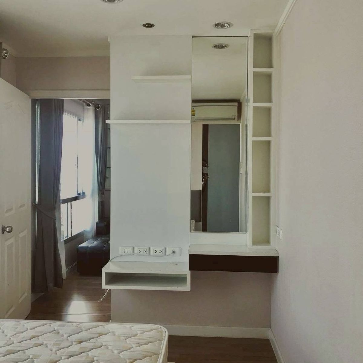 ขายคอนโดแจ้งวัฒนะ เมืองทอง : คอนโดติดถนนใหญ่ห้าแยกปากเกร็ดใกล้แหล่งรวมศูนย์อาหารแหล่งช้อปปิ้ง ใกล้รถไฟฟ้าเดินทางสะดวก 2 ห้องนอน 2 ห้องน้ำ