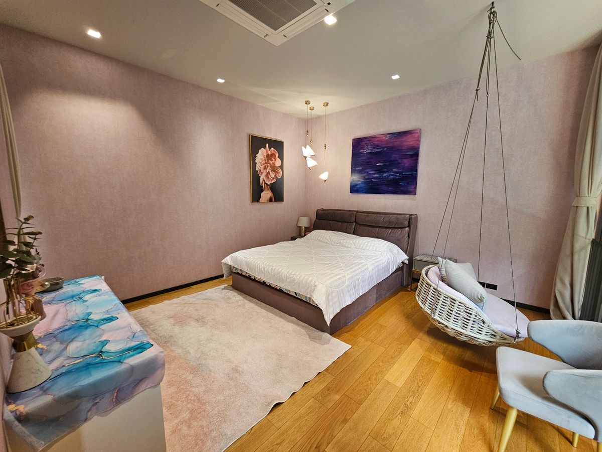 For SaleHouseBangna, Bearing, Lasalle : Ultra Luxury House for Sale - 1 of 6 Units in Thailand Near Mega Bangna, 3 -story house for sale north, Ultra Luxury, the only one near Mega Bangna.