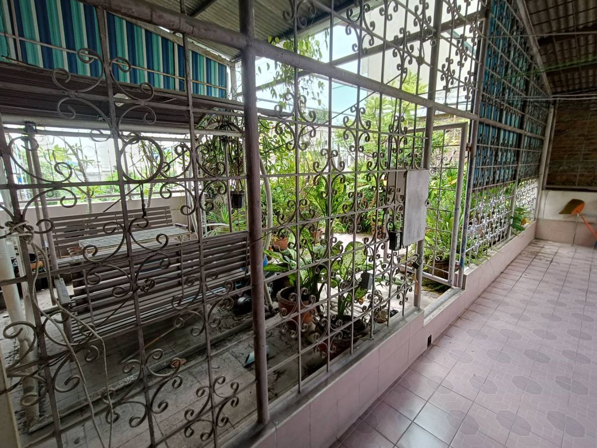 ขายทาวน์โฮมพระราม 2 บางขุนเทียน : อาคารพาณิชย์ 1 คูหา หมู่บ้านอมรชัย 4 พระราม 2 ซอย 77 สภาพใช้