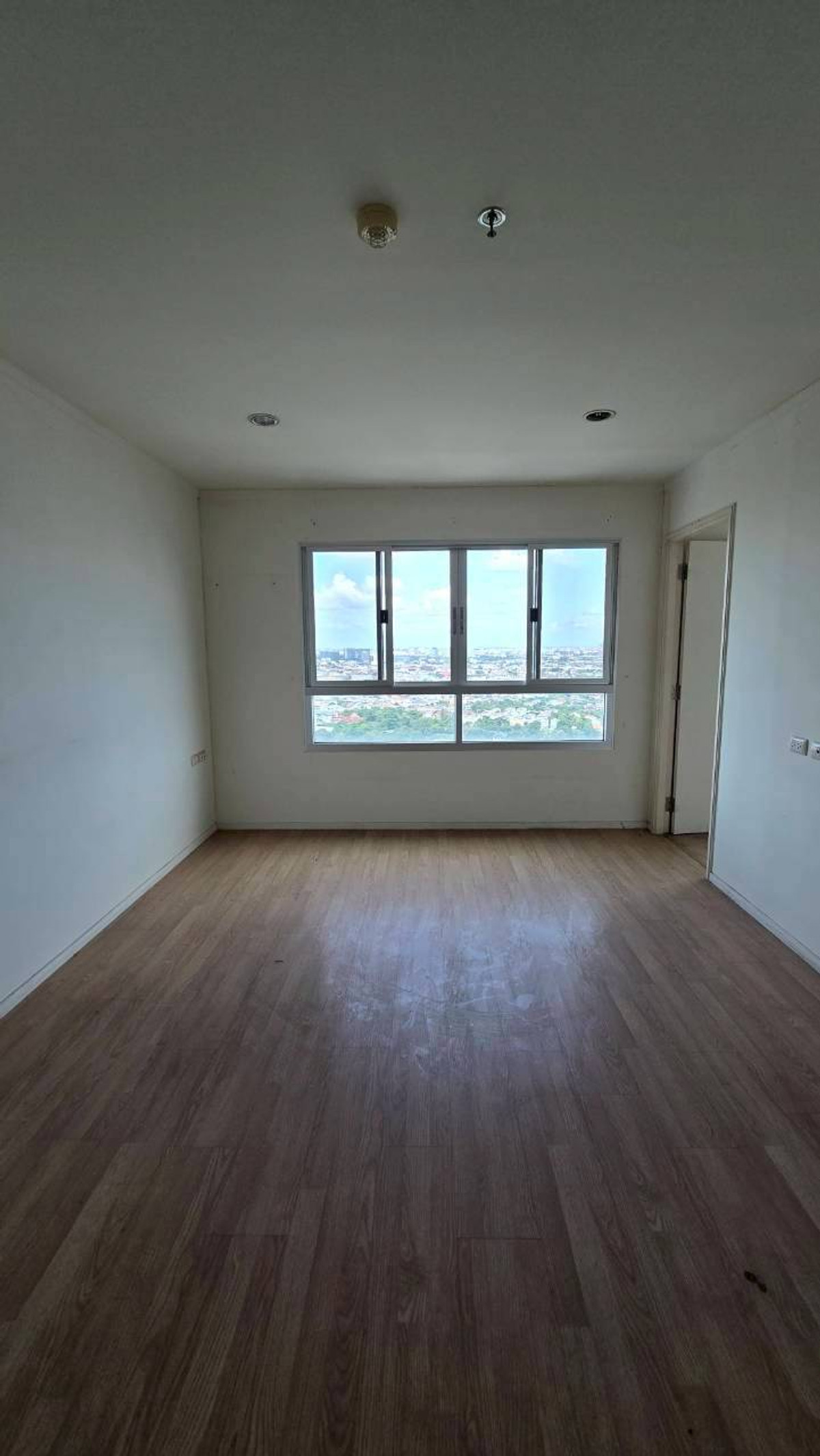 ขายคอนโดบางซื่อ วงศ์สว่าง เตาปูน : 🏡 Lumpini Ville Prachachuen - Pongpetch 2  ( ลุมพินีวิลล์ ประชาชื่น-พงษ์เพชร 𝟮) ติดถนนใหญ่ประชาชื่น ใกล้เดอะมอลล์ โฮมโปร และโลตัส งามวงศ์วาน  ราคาสุดพิเศษ 𝟯,𝟰𝟱𝟬,𝟬𝟬𝟬 บาท 