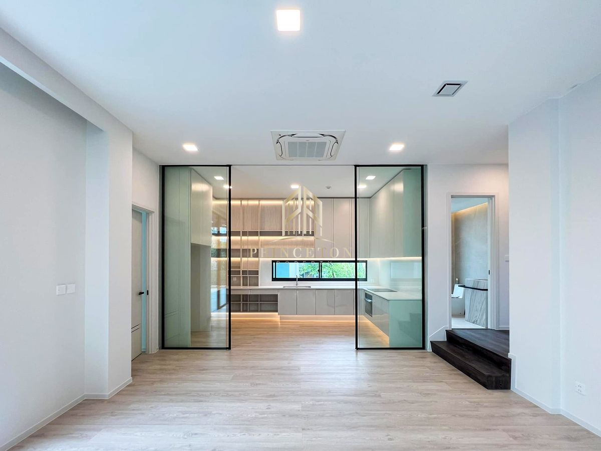 บ้านบางนา แบริ่ง ลาซาล : วีเว่ บางนา กม.13 – บ้านหรู 3 ชั้น พร้อมลิฟต์ส่วนตัว 📞092-4252445 VIVE Bangna KM.