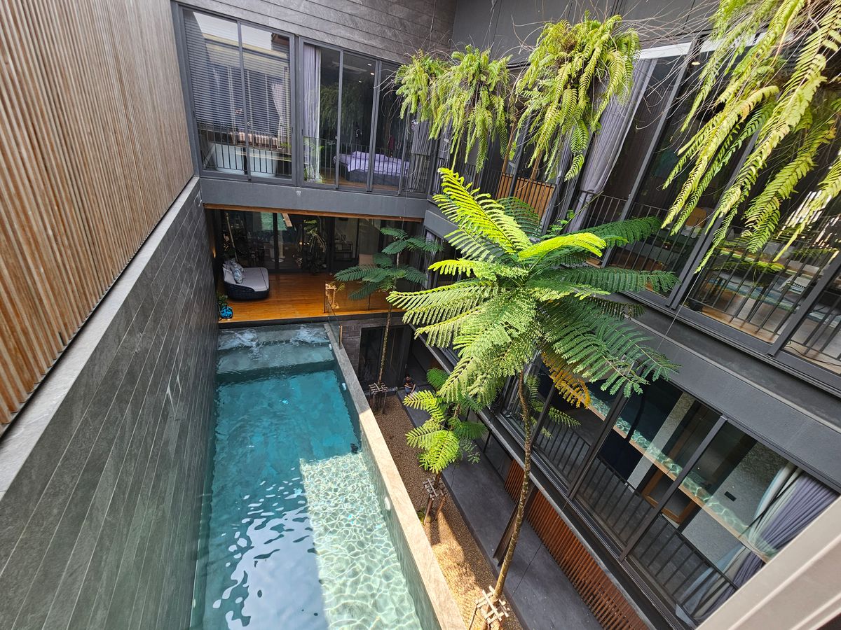 For SaleHouseBangna, Bearing, Lasalle : Ultra Luxury House for Sale - 1 of 6 Units in Thailand Near Mega Bangna, 3 -story house for sale north, Ultra Luxury, the only one near Mega Bangna.