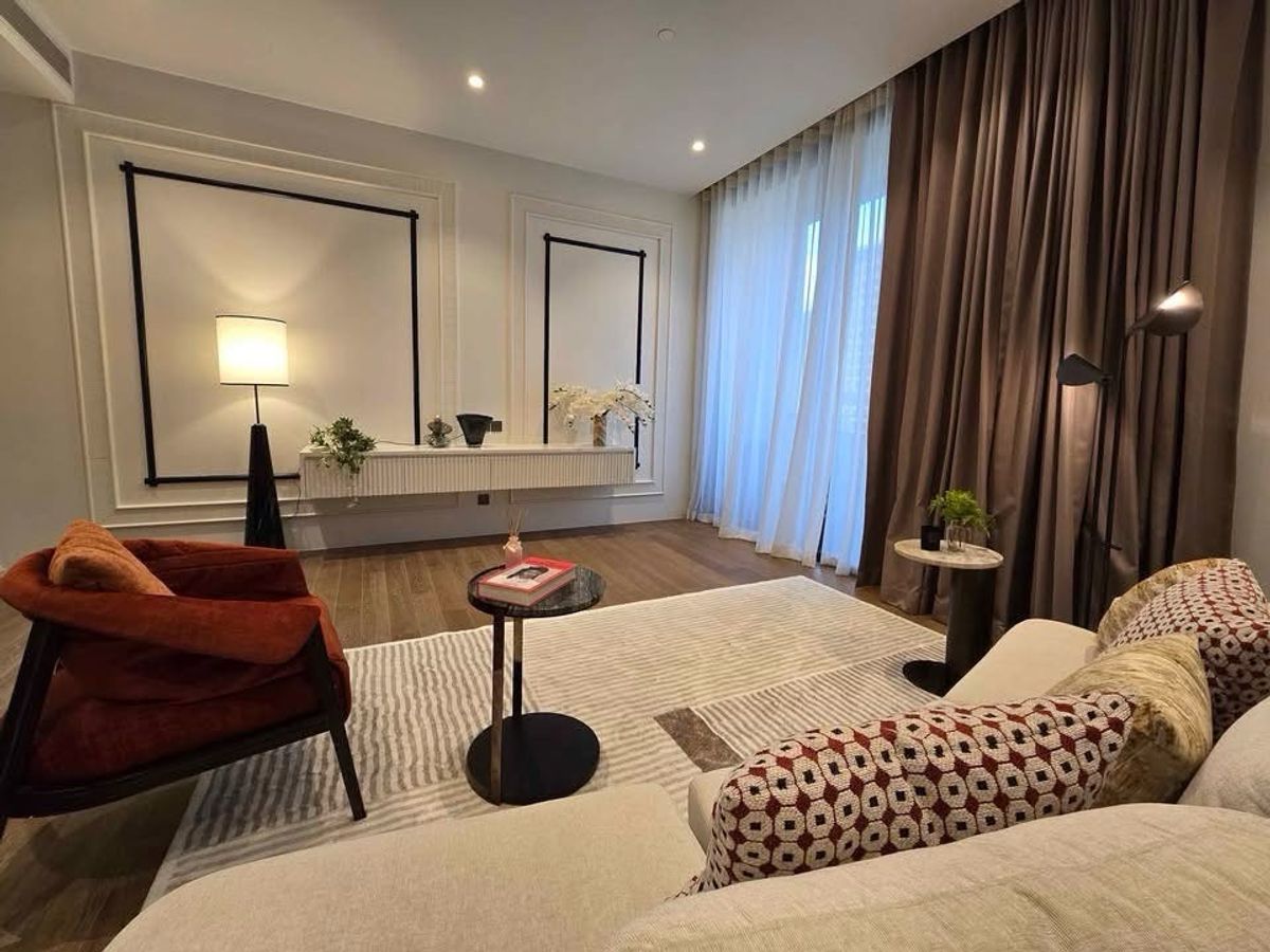 ให้เช่าคอนโดวิทยุ ชิดลม หลังสวน : New room 🔥Muniq Langsuan 2bed 2bath 125,000 per month 🔥