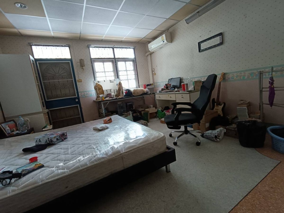 ขายทาวน์โฮมพระราม 2 บางขุนเทียน : อาคารพาณิชย์ 1 คูหา หมู่บ้านอมรชัย 4 พระราม 2 ซอย 77 สภาพใช้