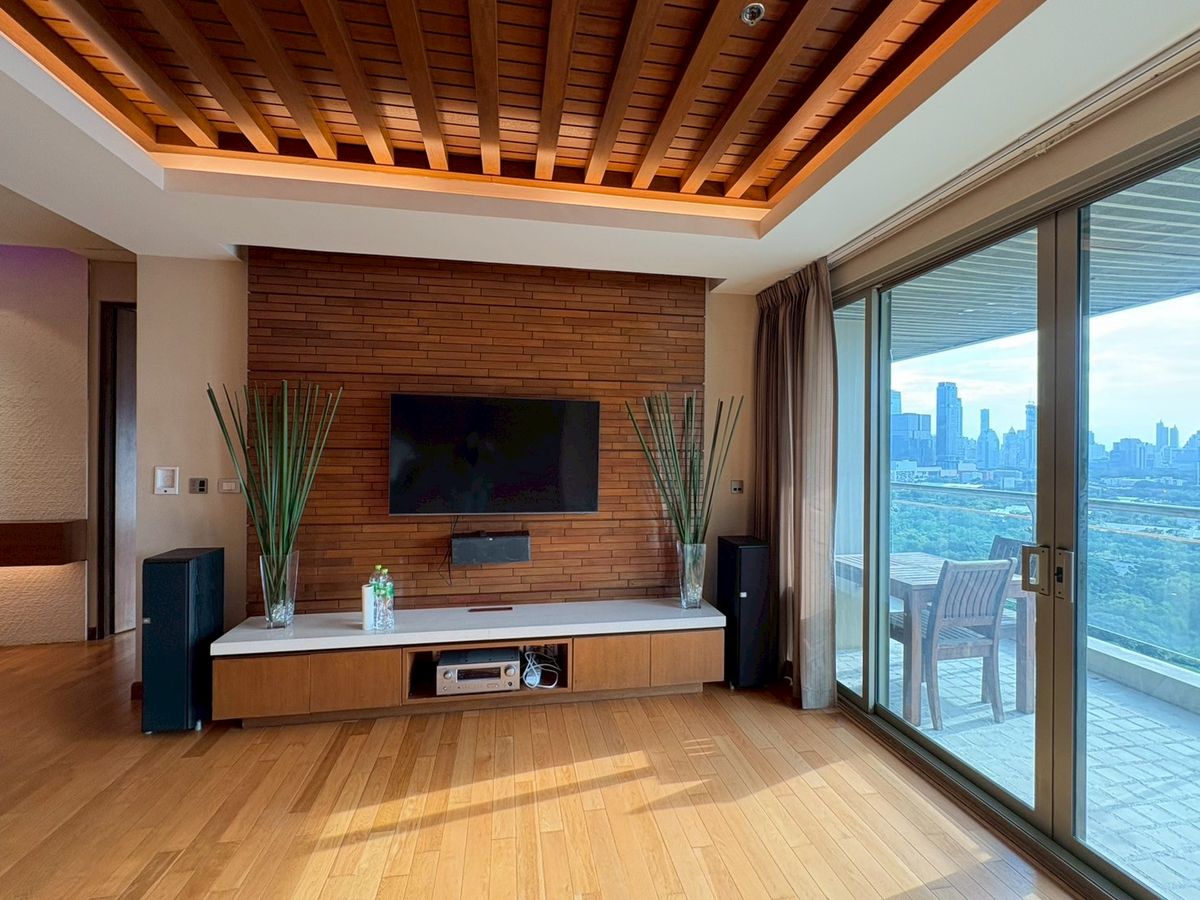 For SaleCondoSukhumvit, Asoke, Thonglor : ✨ Luxury Condo at The Lakes Asoke – 2 Bedrooms, 109 sq.m., Fully Furnished with Stunning Lake & City Views, Prime Location near BTS Asoke and MRT Sukhumvit