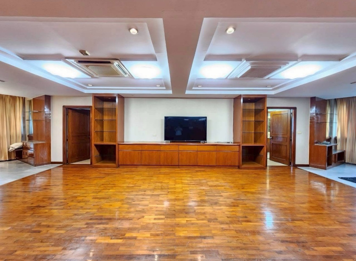 3 bedrooms for rent 67k Loading...