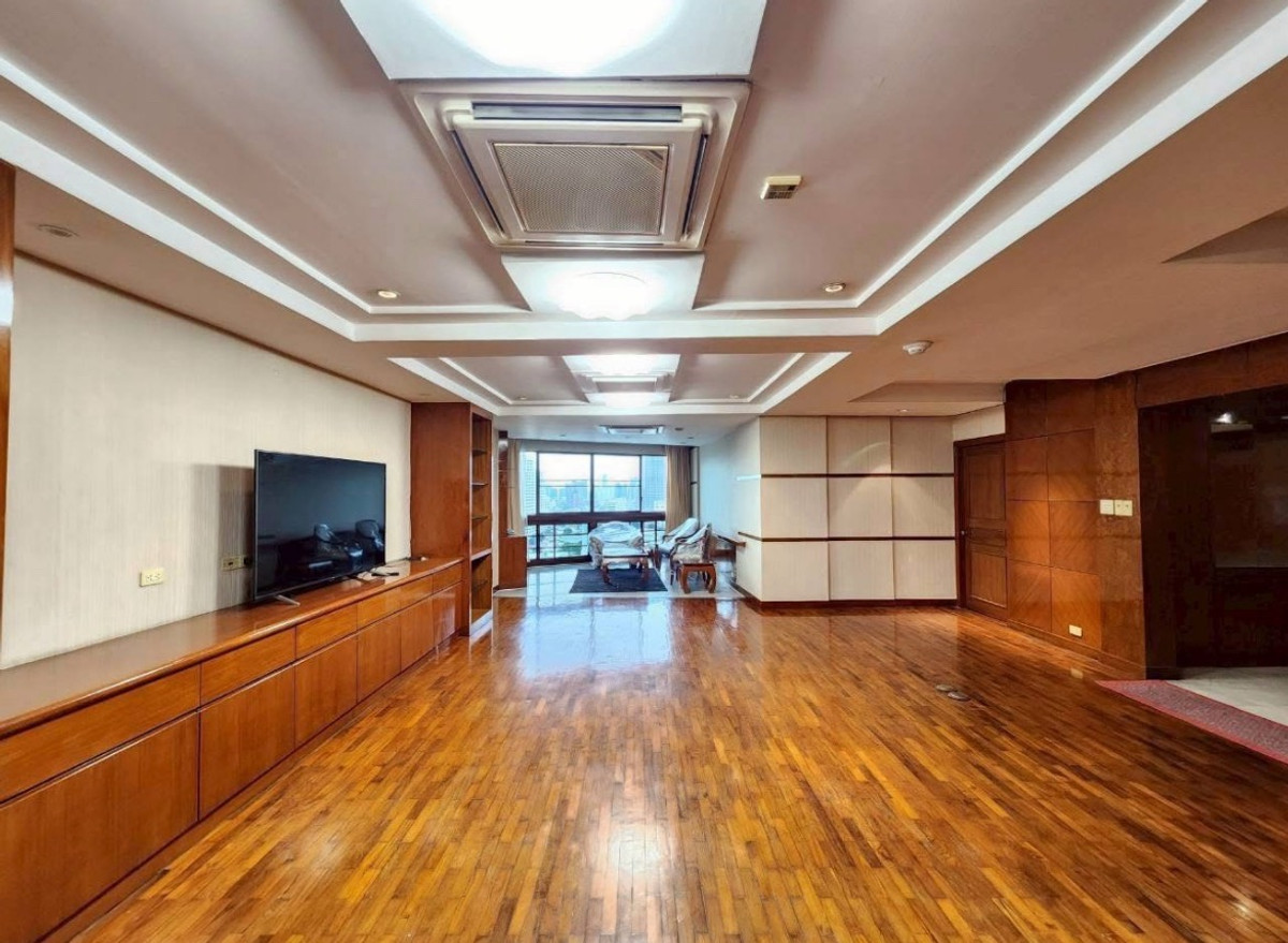 3 bedrooms for rent 67k Loading...