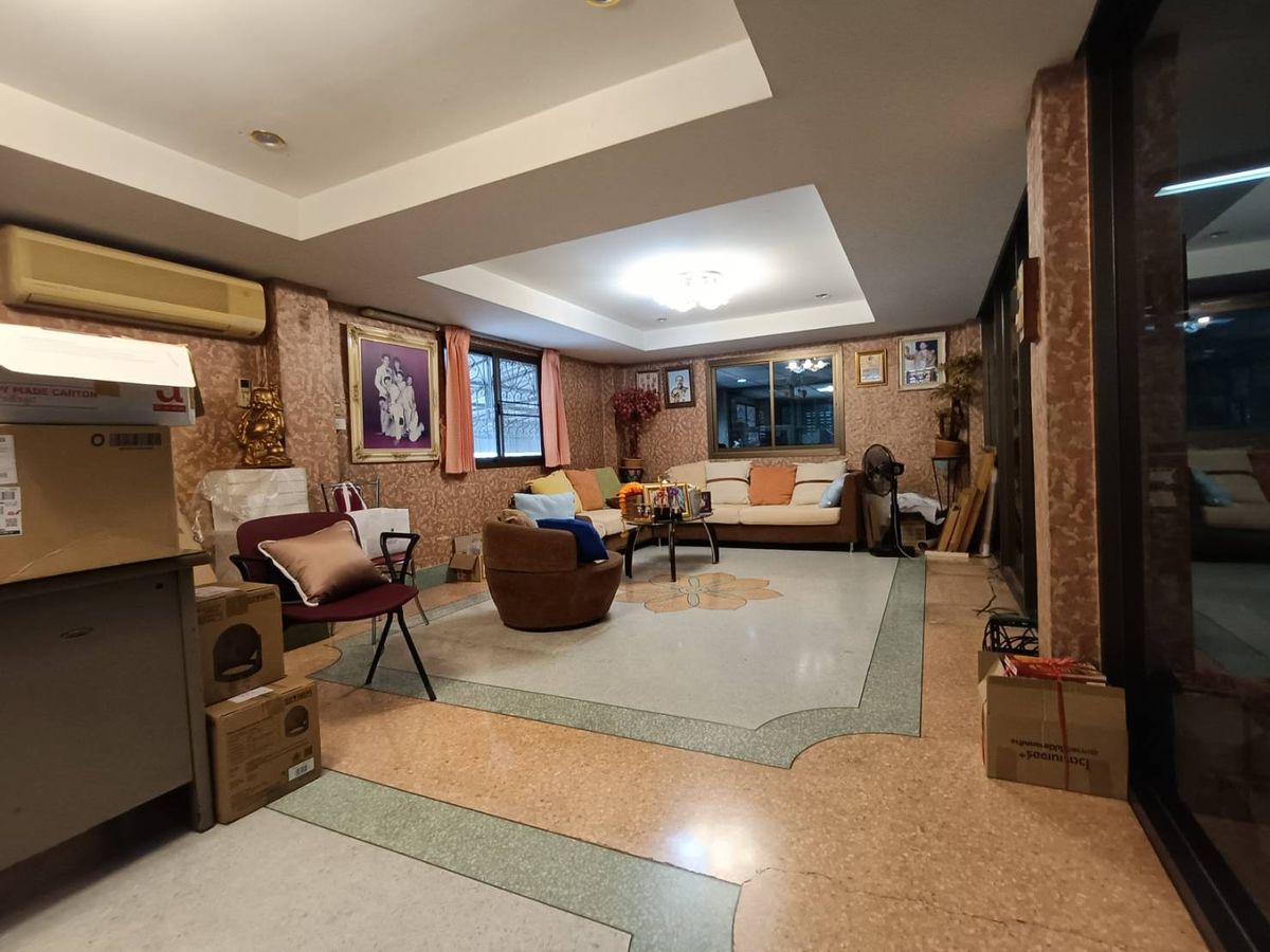 ขายทาวน์โฮมพระราม 2 บางขุนเทียน : อาคารพาณิชย์ 1 คูหา หมู่บ้านอมรชัย 4 พระราม 2 ซอย 77 สภาพใช้