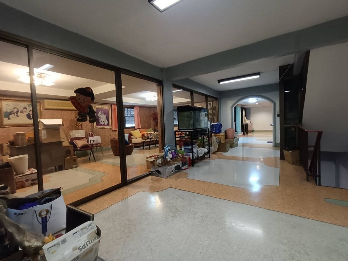 ขายทาวน์โฮมพระราม 2 บางขุนเทียน : อาคารพาณิชย์ 1 คูหา หมู่บ้านอมรชัย 4 พระราม 2 ซอย 77 สภาพใช้