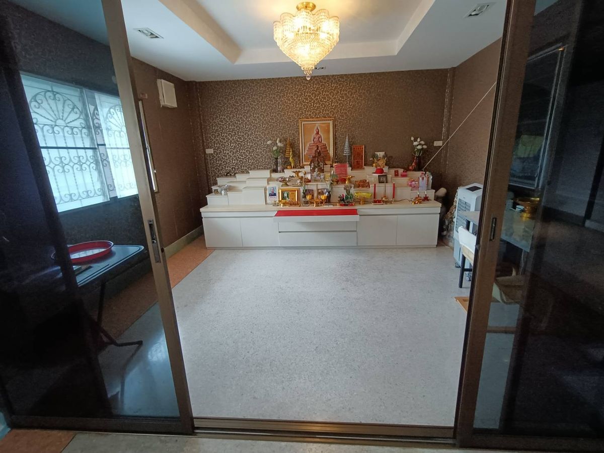 ขายทาวน์โฮมพระราม 2 บางขุนเทียน : อาคารพาณิชย์ 1 คูหา หมู่บ้านอมรชัย 4 พระราม 2 ซอย 77 สภาพใช้