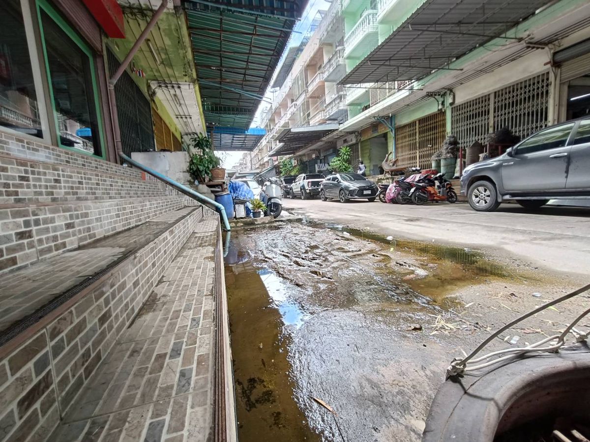 ขายทาวน์โฮมพระราม 2 บางขุนเทียน : อาคารพาณิชย์ 1 คูหา หมู่บ้านอมรชัย 4 พระราม 2 ซอย 77 สภาพใช้