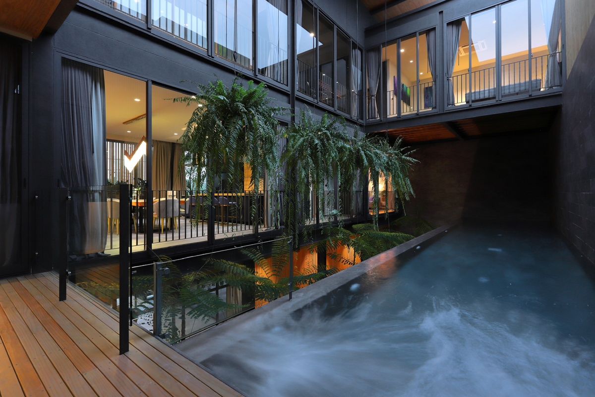 For SaleHouseBangna, Bearing, Lasalle : Ultra Luxury House for Sale - 1 of 6 Units in Thailand Near Mega Bangna, 3 -story house for sale north, Ultra Luxury, the only one near Mega Bangna.