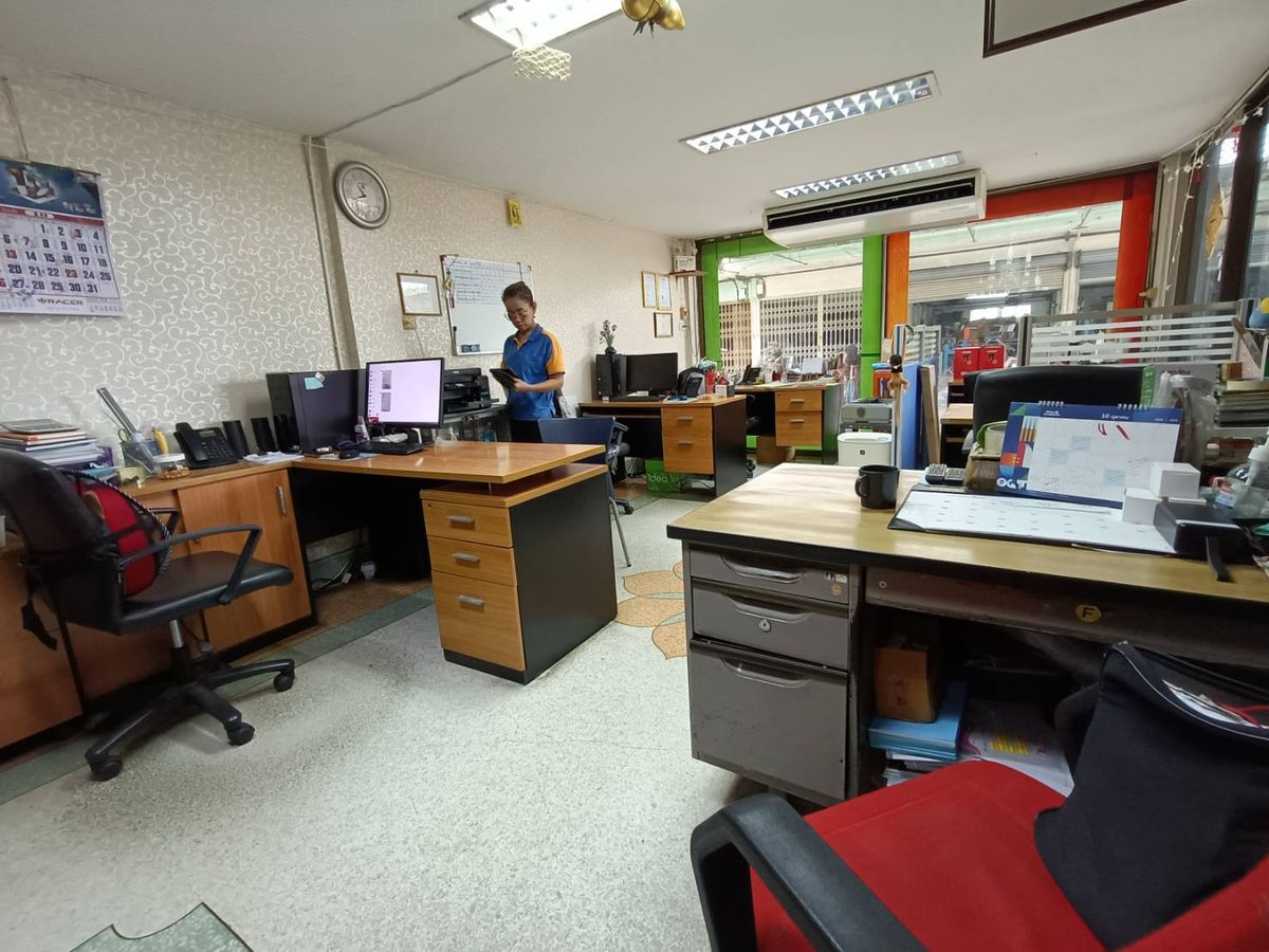 ขายทาวน์โฮมพระราม 2 บางขุนเทียน : อาคารพาณิชย์ 1 คูหา หมู่บ้านอมรชัย 4 พระราม 2 ซอย 77 สภาพใช้