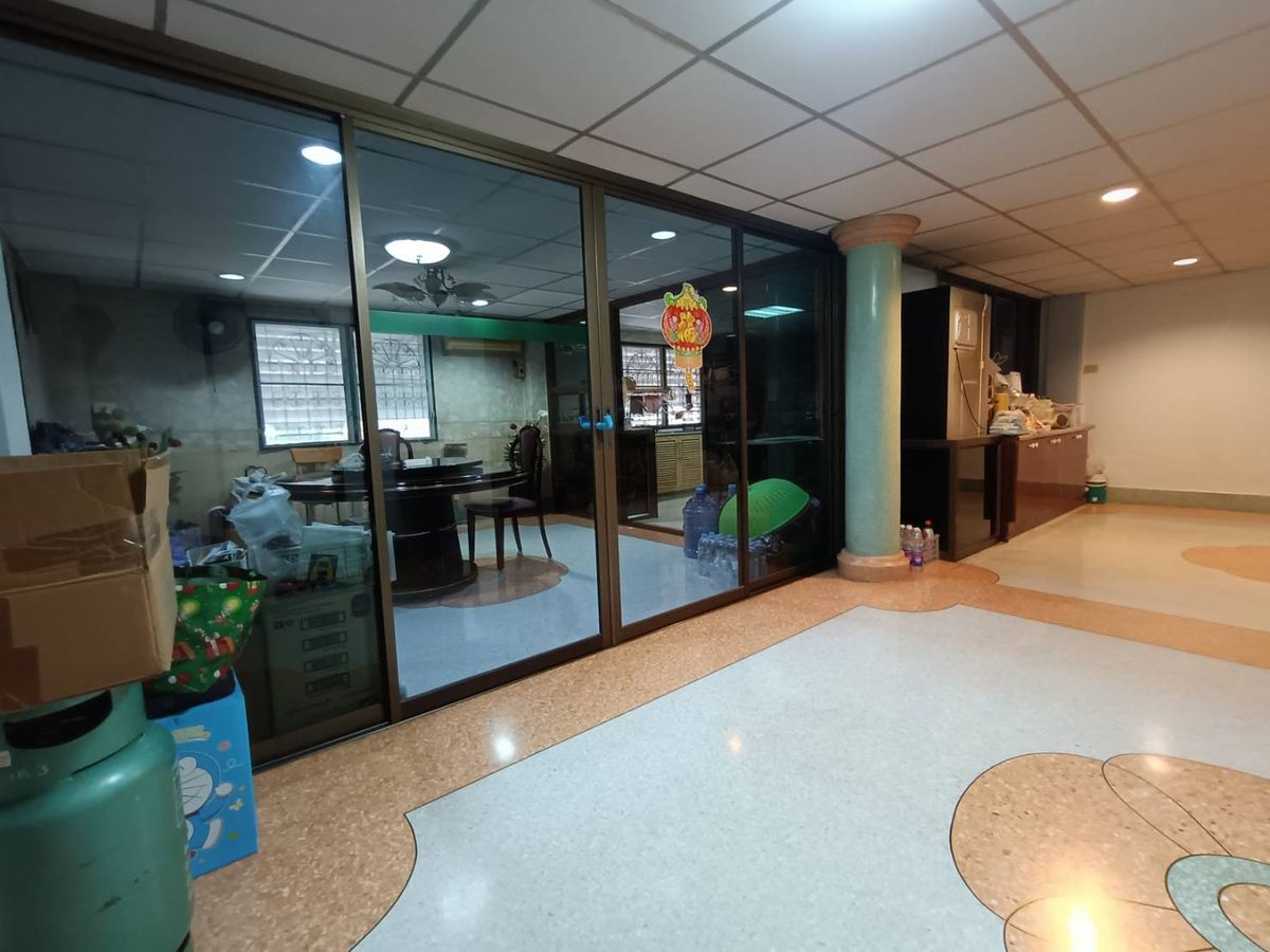 ขายทาวน์โฮมพระราม 2 บางขุนเทียน : อาคารพาณิชย์ 1 คูหา หมู่บ้านอมรชัย 4 พระราม 2 ซอย 77 สภาพใช้