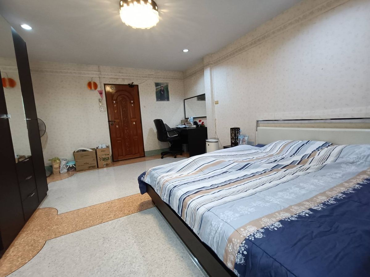 ขายทาวน์โฮมพระราม 2 บางขุนเทียน : อาคารพาณิชย์ 1 คูหา หมู่บ้านอมรชัย 4 พระราม 2 ซอย 77 สภาพใช้