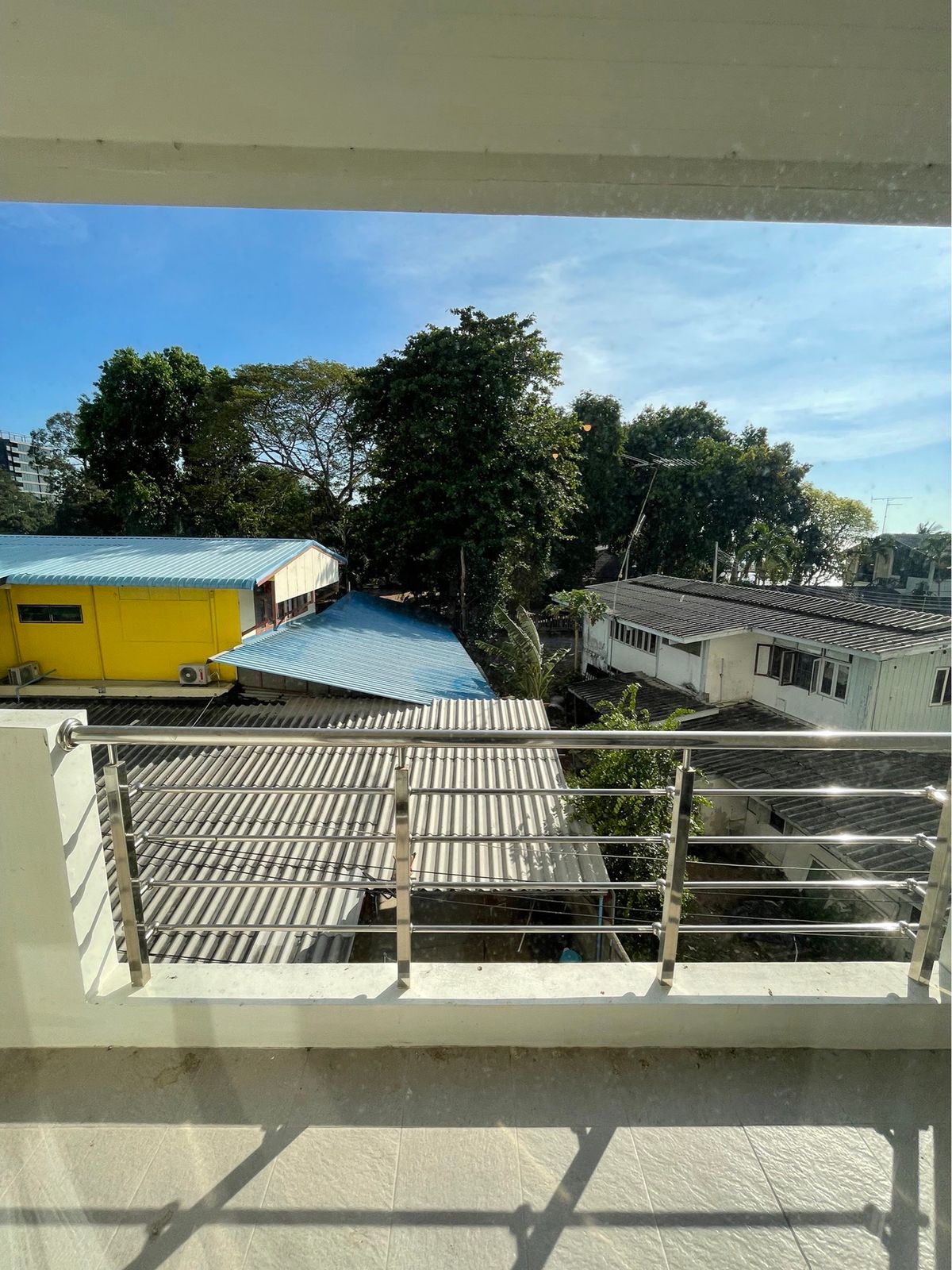 ขายคอนโดศรีราชา แหลมฉบัง บ้านบึง : เจ้าของขายขาดทุน คอนโด โกลเด้นท์ โคสท์ ศรีราชา  1 ห้องนอน ไซส์ใหญ่ เพียง  2 ล้านบาท