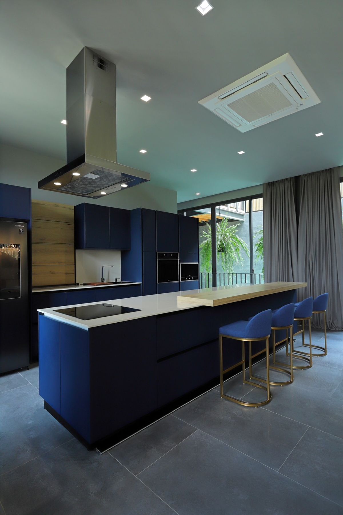 For SaleHouseBangna, Bearing, Lasalle : Ultra Luxury House for Sale - 1 of 6 Units in Thailand Near Mega Bangna, 3 -story house for sale north, Ultra Luxury, the only one near Mega Bangna.