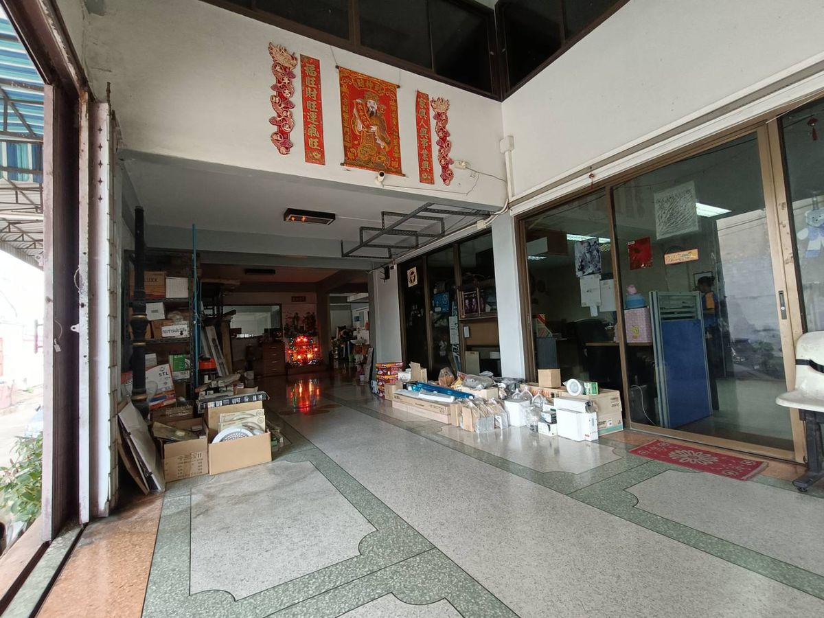 ขายทาวน์โฮมพระราม 2 บางขุนเทียน : อาคารพาณิชย์ 1 คูหา หมู่บ้านอมรชัย 4 พระราม 2 ซอย 77 สภาพใช้