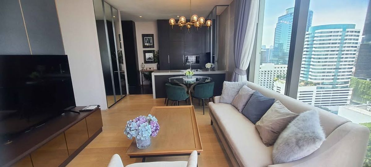 ให้เช่าคอนโดวิทยุ ชิดลม หลังสวน : 💎 28 Chidlom – ห้องริม Corner Unit 2 ห้องนอน ใจกลางชิดลม เพียง 80K!