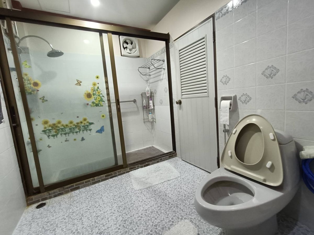 ขายทาวน์โฮมพระราม 2 บางขุนเทียน : อาคารพาณิชย์ 1 คูหา หมู่บ้านอมรชัย 4 พระราม 2 ซอย 77 สภาพใช้