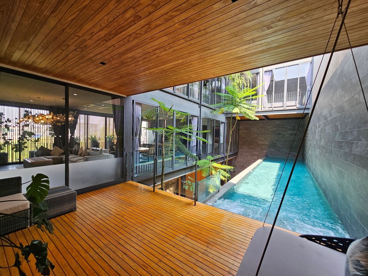 For SaleHouseBangna, Bearing, Lasalle : Ultra Luxury House for Sale - 1 of 6 Units in Thailand Near Mega Bangna, 3 -story house for sale north, Ultra Luxury, the only one near Mega Bangna.