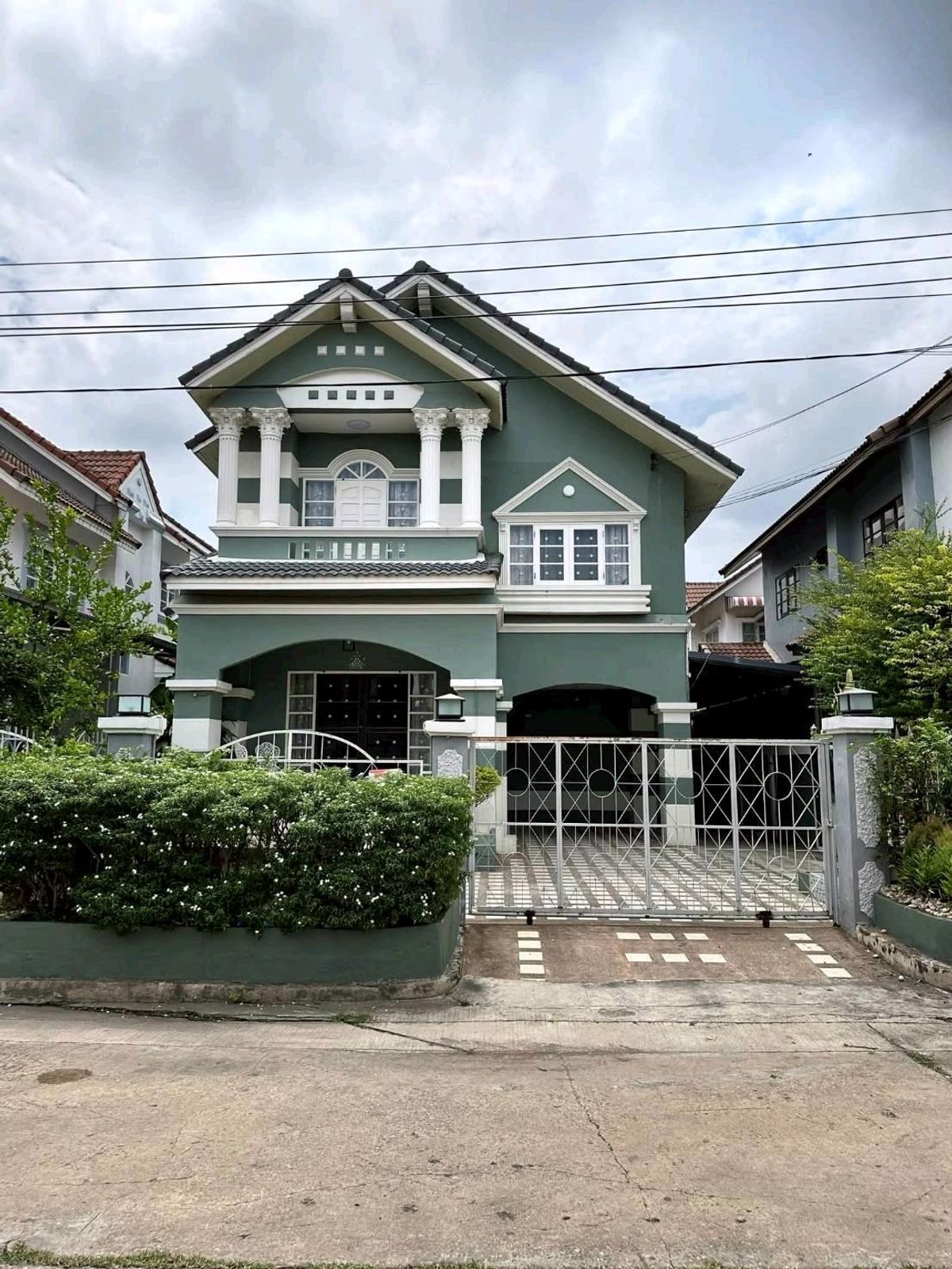 ให้เช่าบ้านนนทบุรี บางใหญ่ บางบัวทอง : บ้านเดี่ยวให้เช่า 60 ตรว. หมู่บ้านวิโรจน์วิลล์ บ้านกล้วย–ไทรน้อย ที่จอดรถได้ 3 คัน