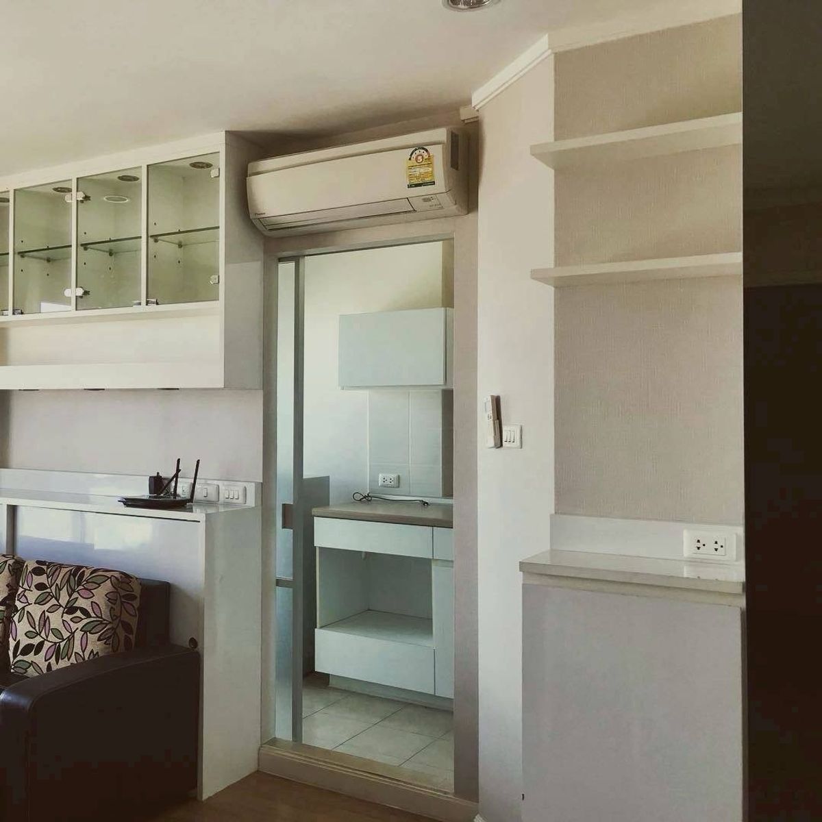 ขายคอนโดแจ้งวัฒนะ เมืองทอง : คอนโดติดถนนใหญ่ห้าแยกปากเกร็ดใกล้แหล่งรวมศูนย์อาหารแหล่งช้อปปิ้ง ใกล้รถไฟฟ้าเดินทางสะดวก 2 ห้องนอน 2 ห้องน้ำ