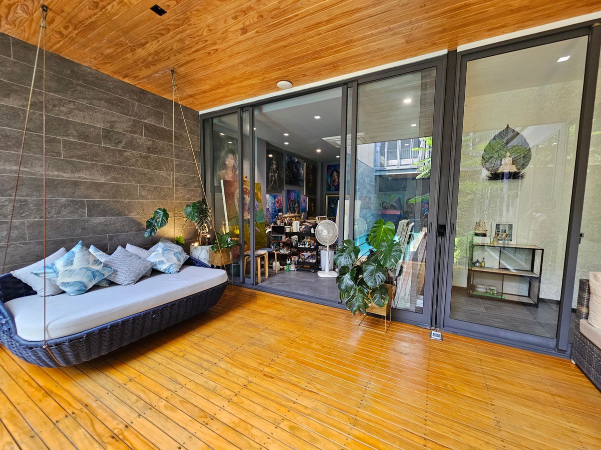 For SaleHouseBangna, Bearing, Lasalle : Ultra Luxury House for Sale - 1 of 6 Units in Thailand Near Mega Bangna, 3 -story house for sale north, Ultra Luxury, the only one near Mega Bangna.