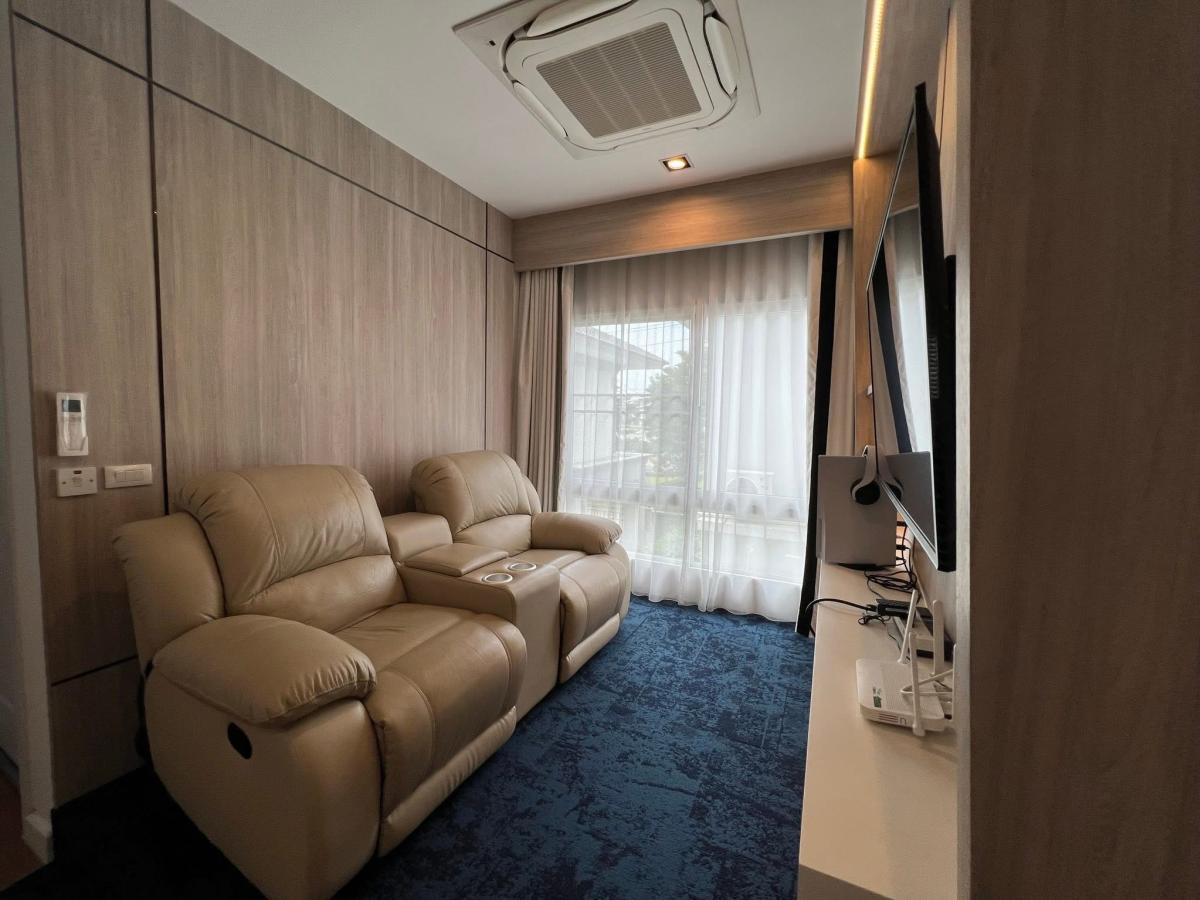 For RentHousePathum Thani,Rangsit, Thammasat : Luxury 4-Bedroom Home Near BTS, Grandio Vibhavadi-Rangsit