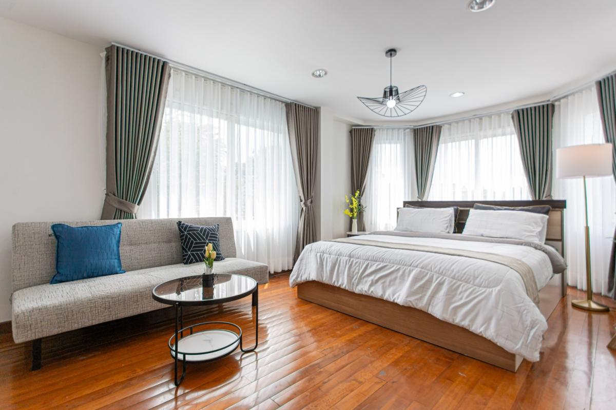 For RentTownhomeRatchadapisek, Huaikwang, Suttisan : Pool Villa Ratchada Huai Khwang 6 bedrooms private paradise in the city center Luxury 6-Bed Townhouse in Ratchada – Your Private Urban Oasis!