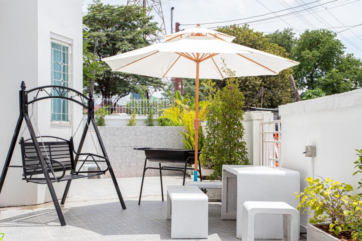 For RentTownhomeRatchadapisek, Huaikwang, Suttisan : Pool Villa Ratchada Huai Khwang 6 bedrooms private paradise in the city center Luxury 6-Bed Townhouse in Ratchada – Your Private Urban Oasis!