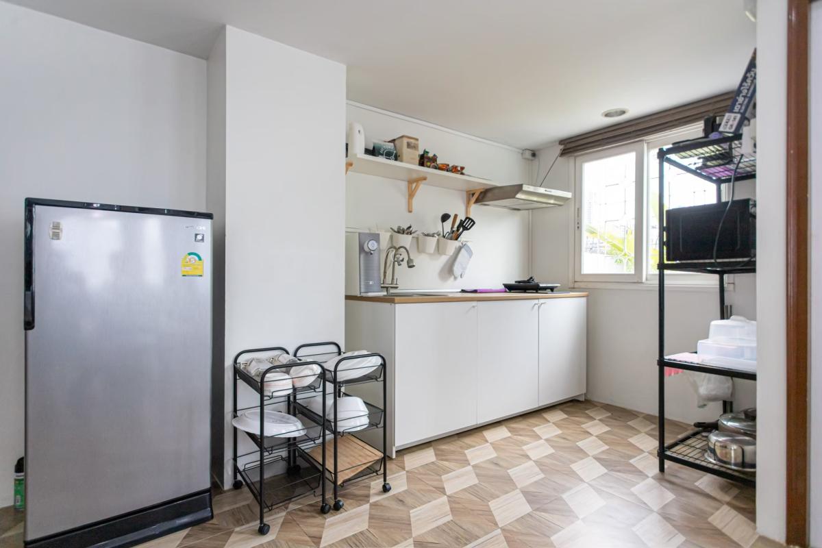 For RentTownhomeRatchadapisek, Huaikwang, Suttisan : Pool Villa Ratchada Huai Khwang 6 bedrooms private paradise in the city center Luxury 6-Bed Townhouse in Ratchada – Your Private Urban Oasis!