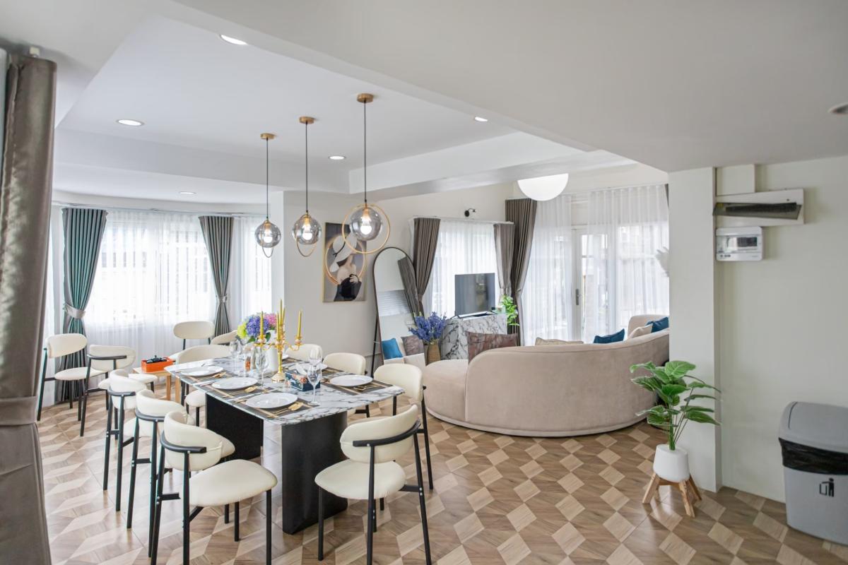 For RentTownhomeRatchadapisek, Huaikwang, Suttisan : Pool Villa Ratchada Huai Khwang 6 bedrooms private paradise in the city center Luxury 6-Bed Townhouse in Ratchada – Your Private Urban Oasis!