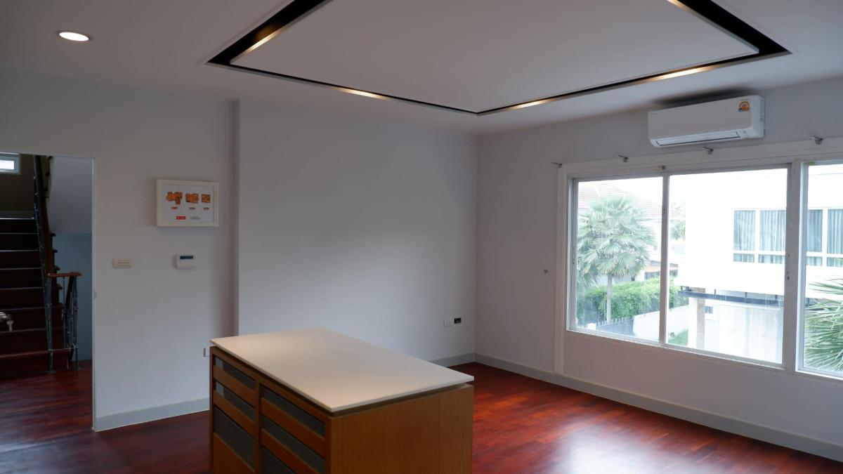 ขายบ้านพัฒนาการ ศรีนครินทร์ : บ้านเดี่ยวหรู ใกล้รถไฟฟ้าสายสีเหลือง ราคาโดนใจ! Luxury 5-Bed Home Near Yellow Line BTS – Unbeatable Price!