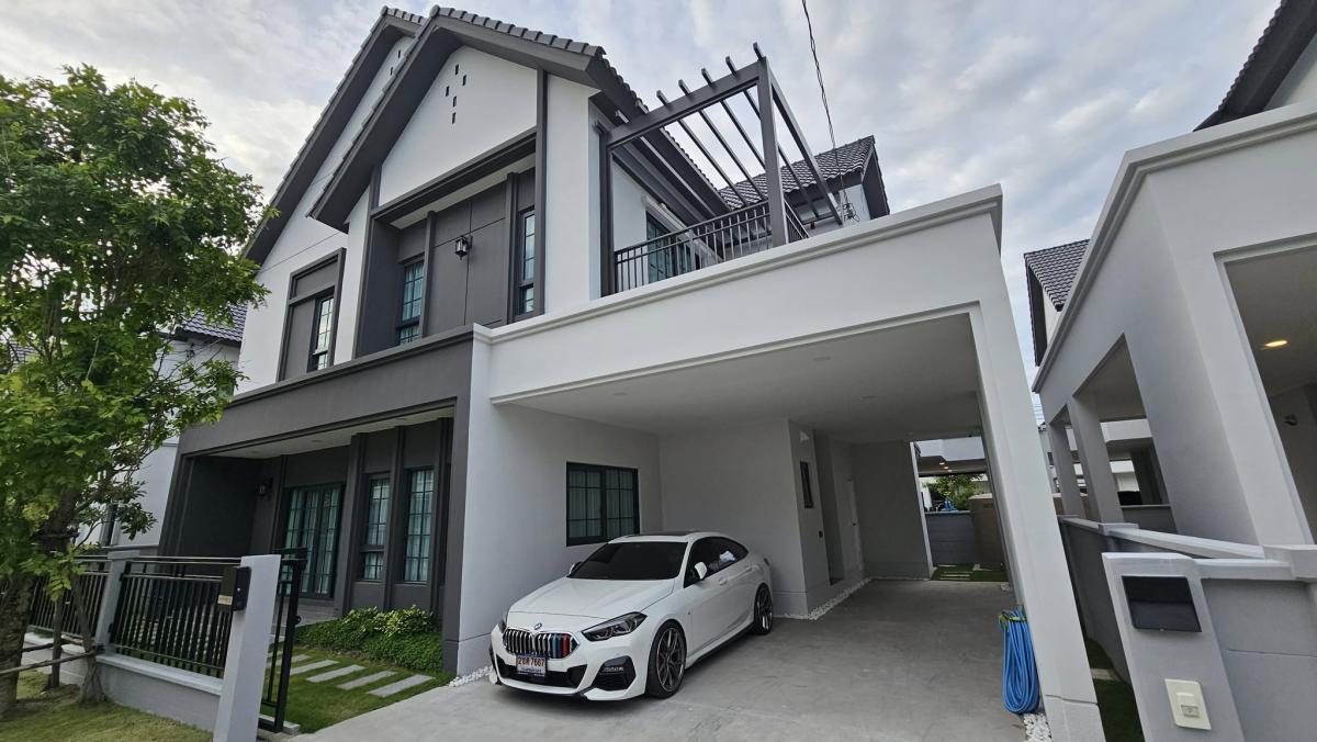 For SaleHouseBangna, Bearing, Lasalle : Luxury Home Ready to Move In at Centro Bangna, Near Mega Bangna!