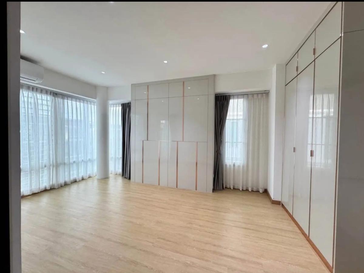 ขายทาวน์โฮมรัชดา ห้วยขวาง : บ้านสวยพร้อมอยู่ ทำเลใจกลางเมือง เช่า-ขายราคาพิเศษ! Dream Home Office in Prime Rama 9 Area – For Sale & Rent Now!