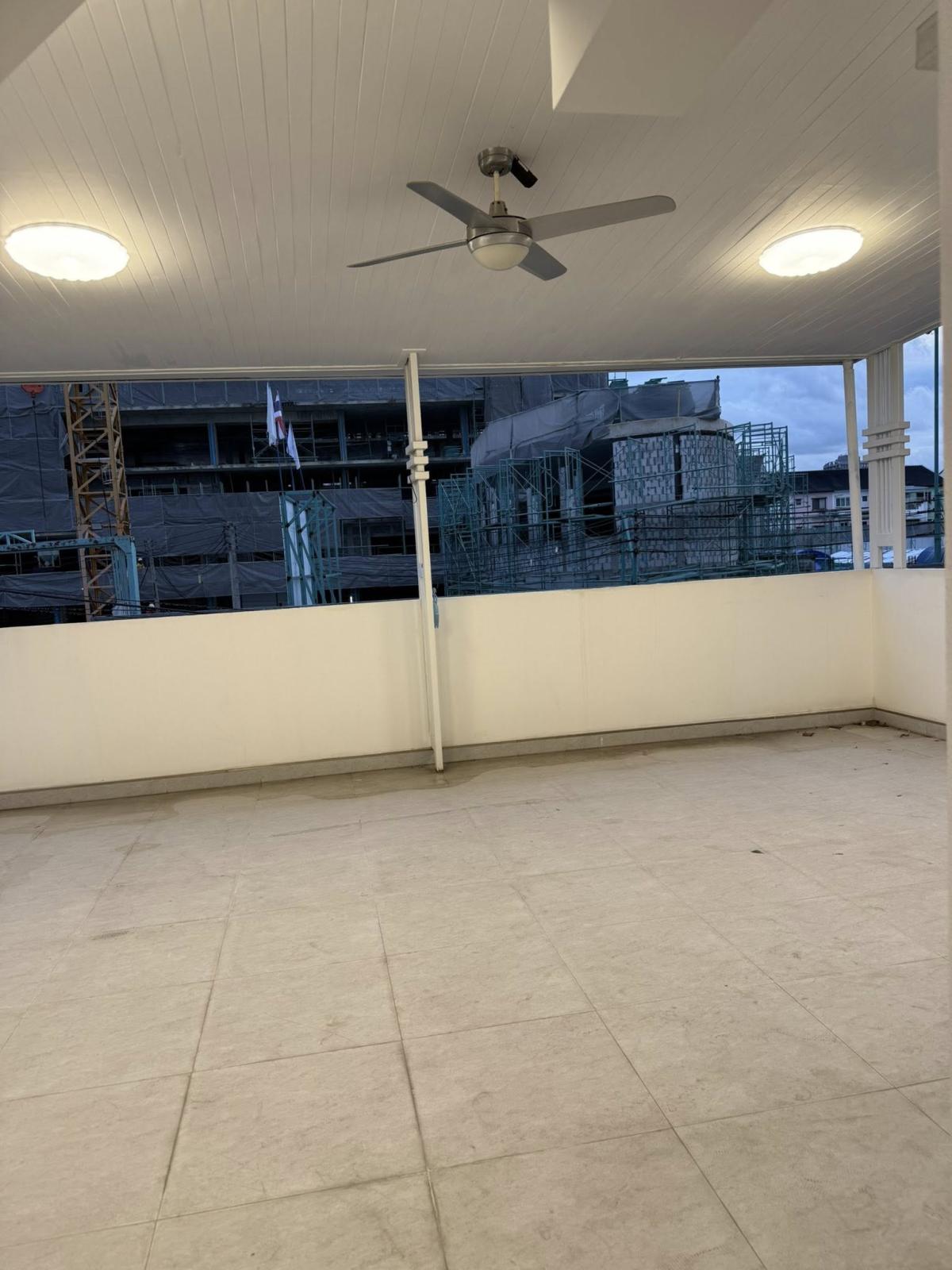 ขายทาวน์โฮมรัชดา ห้วยขวาง : บ้านสวยพร้อมอยู่ ทำเลใจกลางเมือง เช่า-ขายราคาพิเศษ! Dream Home Office in Prime Rama 9 Area – For Sale & Rent Now!