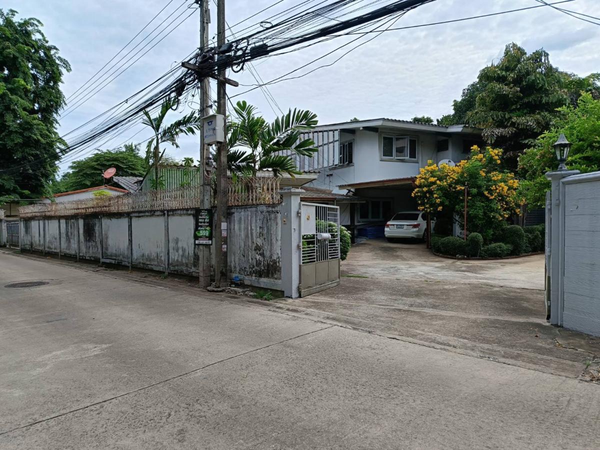ขายบ้านลาดพร้าว เซ็นทรัลลาดพร้าว : บ้านหรู 6 ห้องนอน ใจกลางลาดพร้าว | Luxury 6-Bedroom Home in Ladprao ลงทุนคุ้ม ค่าเช่าสูง ราคาขาย 70 ล้าน | Premium Location, Prime Investment - 70M THB