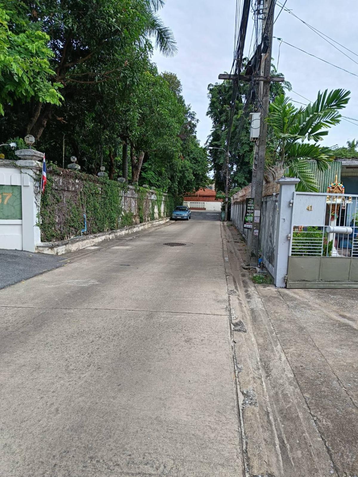 ขายบ้านลาดพร้าว เซ็นทรัลลาดพร้าว : บ้านหรู 6 ห้องนอน ใจกลางลาดพร้าว | Luxury 6-Bedroom Home in Ladprao ลงทุนคุ้ม ค่าเช่าสูง ราคาขาย 70 ล้าน | Premium Location, Prime Investment - 70M THB