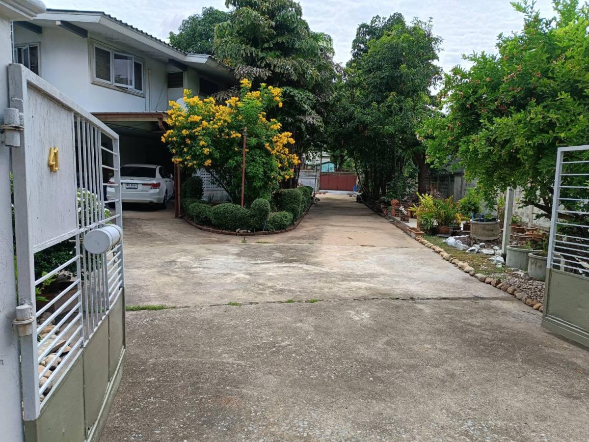 ขายบ้านลาดพร้าว เซ็นทรัลลาดพร้าว : บ้านหรู 6 ห้องนอน ใจกลางลาดพร้าว | Luxury 6-Bedroom Home in Ladprao ลงทุนคุ้ม ค่าเช่าสูง ราคาขาย 70 ล้าน | Premium Location, Prime Investment - 70M THB