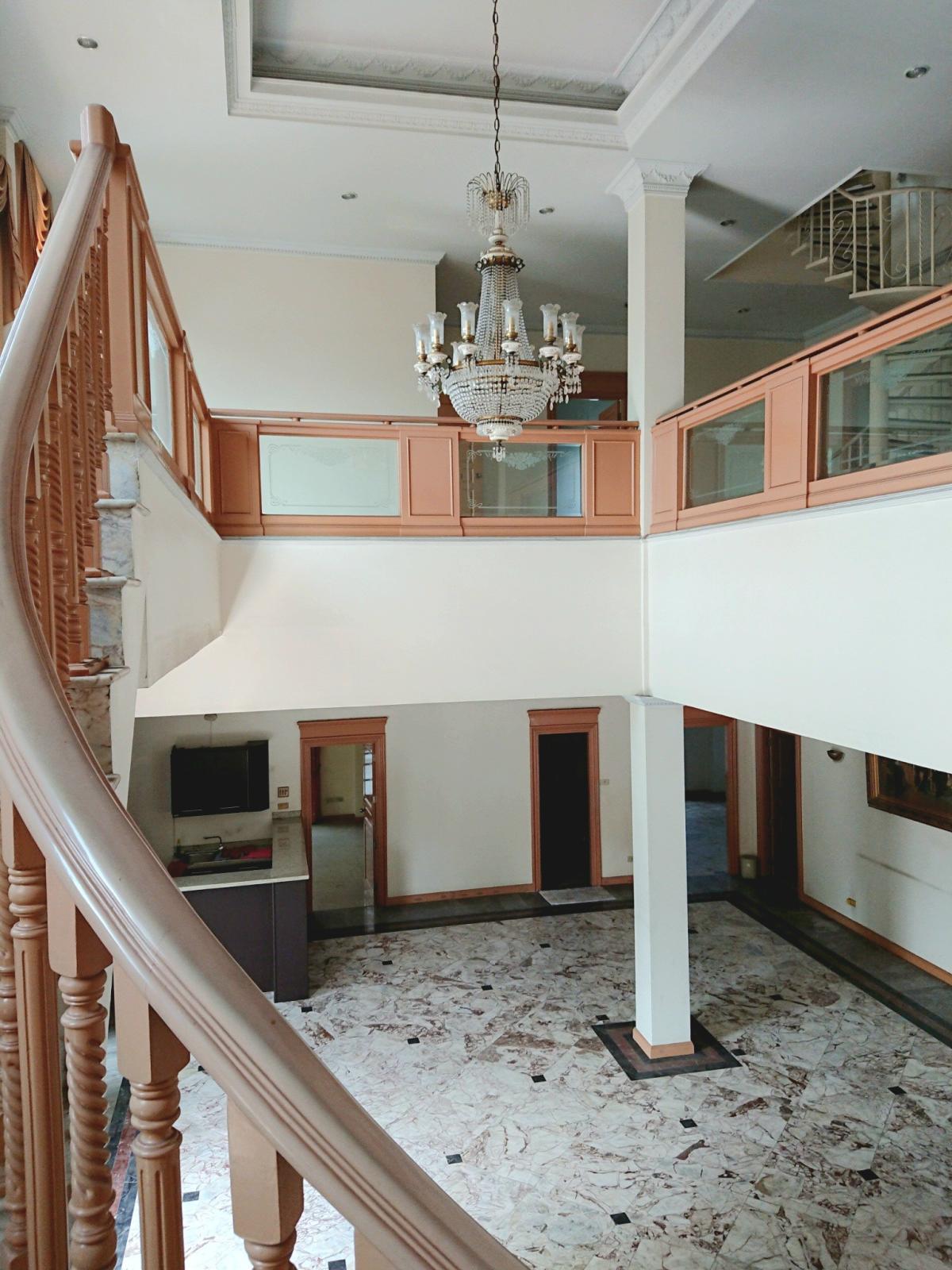 ขายบ้านรัชดา ห้วยขวาง : บ้านใหญ่ 7 ห้องนอน รัชดา 700 ตร.ม. ใกล้เมือง! Spacious 7-Bedroom House in Ratchada 700 sqm – City Living Ready!